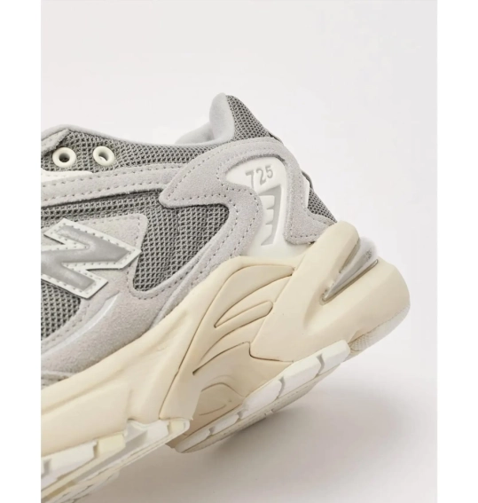 Кросівки чоловічі New Balance Grey Running Shoes Sneakers (ML725AA) фото 6 — інтернет-магазин Tapok
