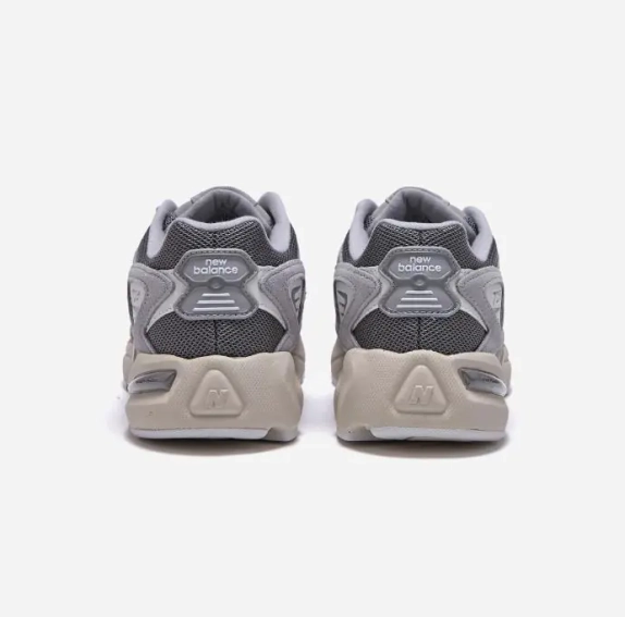 Кросівки чоловічі New Balance Grey Running Shoes Sneakers (ML725AA) фото 5 — інтернет-магазин Tapok