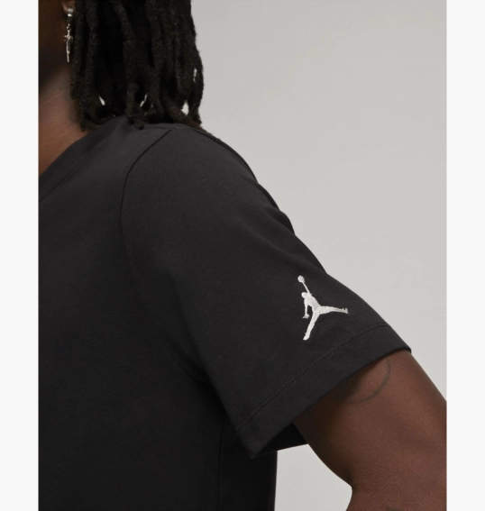 Мужская футболка Air Jordan Mens T-Shirt Black DM3182-010 фото 5 — интернет-магазин Tapok