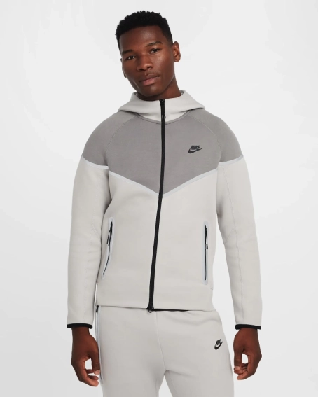Худые nike Tech Fleece Reflective HQ3746-014 фото 1 — интернет-магазин Tapok