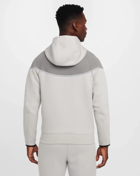 Худые nike Tech Fleece Reflective HQ3746-014 фото 2 — интернет-магазин Tapok