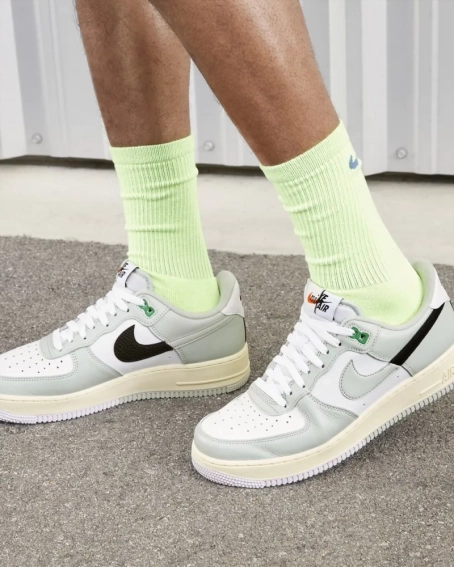 Кросівки чоловічі Nike Air Force 1 Low Split  DZ2522-001 44.5 DZ2522-001 фото 6 — інтернет-магазин Tapok