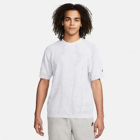 Футболка Nike NSW Tech Pack Tee dm5599-121 XL dm5599-121 фото 1 — интернет-магазин Tapok