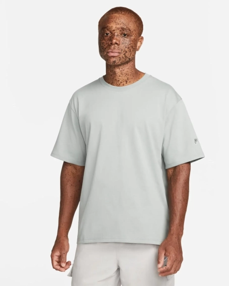 Футболка  Nike NSW Tech Pack Tee  FB4395-330 S FB4395-330 фото 1 — інтернет-магазин Tapok