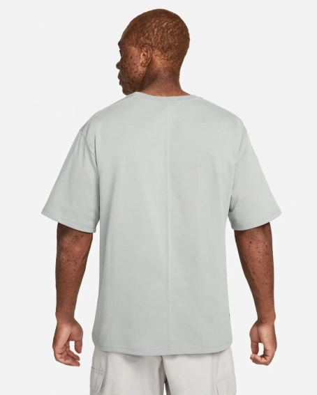 Футболка  Nike NSW Tech Pack Tee  FB4395-330 S FB4395-330 фото 2 — інтернет-магазин Tapok