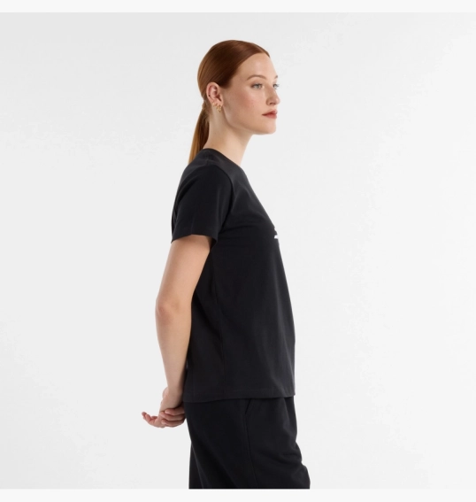 Футболка жіноча New Balance Sport Jersey Logo Black WT43582BK фото 2 — інтернет-магазин Tapok