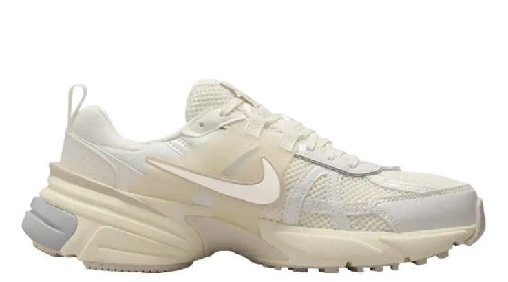 Кросівки жіночі Nike V2k Run "Pale Ivory" (HQ1512-110) фото 3 — інтернет-магазин Tapok