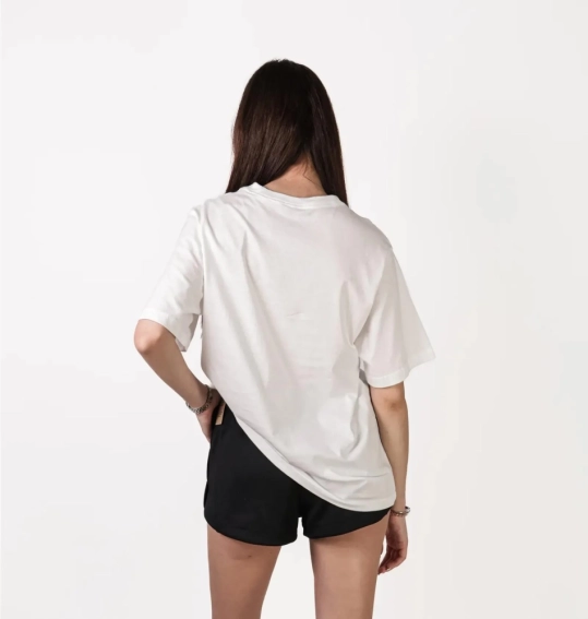 Женская футболка Nike W Tee Essntl Lbr (FD4149-100) фото 4 — интернет-магазин Tapok