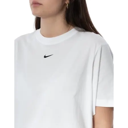 Футболка жіноча Nike W Tee Essntl Lbr (FD4149-100) фото 3 — інтернет-магазин Tapok