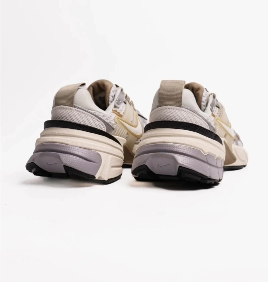 Кросівки жіночі Nike V2k Run (HJ7245-100) фото 6 — інтернет-магазин Tapok
