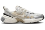 Кросівки жіночі Nike V2k Run (HJ7245-100) Фото 2