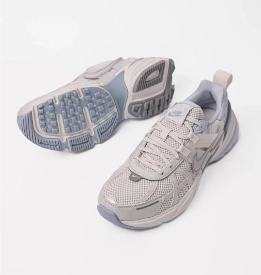 Кроссовки женские Nike V2k Run (FD0736-009) фото 7 — интернет-магазин Tapok