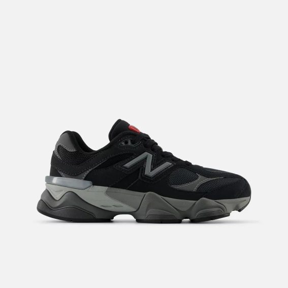 Кроссовки женские New Balance 9060 (GC9060BK) фото 1 — интернет-магазин Tapok