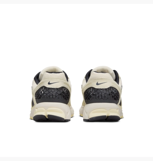 Кроссовки мужские Nike Zoom Vomero 5 Se Sp Beige HF1553-701 фото 12 — интернет-магазин Tapok
