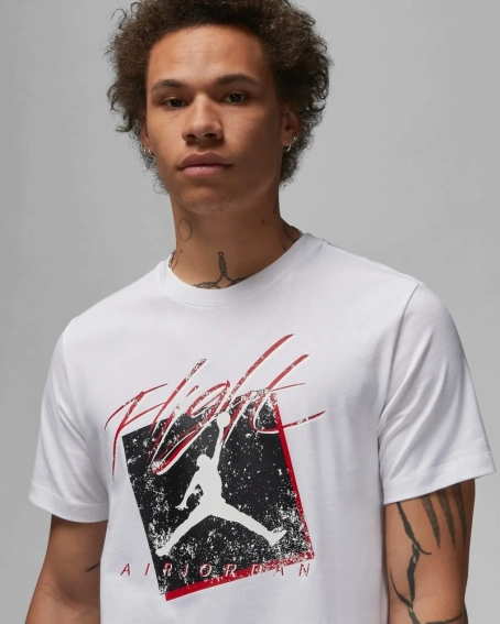 Футболка Nike Air Jordan Graphic Tee DX9593-100 фото 3 — интернет-магазин Tapok