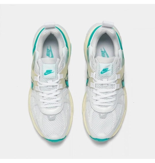 Кроссовки женские Nike W V2k Run (FD0736-105) фото 6 — интернет-магазин Tapok