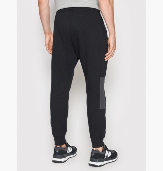 Брюки мужские Nike Essentials Black Dm6836-010 фото 2 — интернет-магазин Tapok