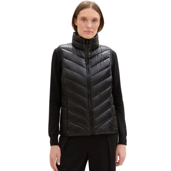 Безрукавка LIGHT WEIGHT VEST 1041486-14482 Tom Tailor L Чорний 1041486-14482 фото 1 — інтернет-магазин Tapok