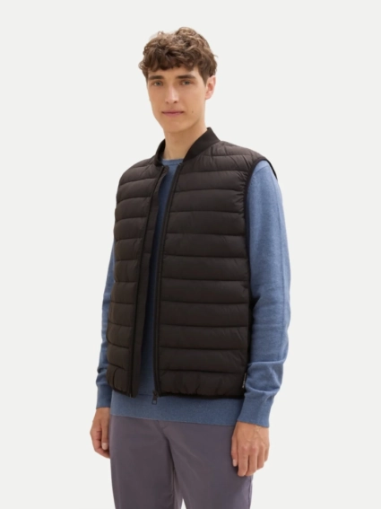 Безрукавка LIGHT WEIGHT VEST 1042139-29999 Tom Tailor L Черный 1042139-29999 фото 2 — интернет-магазин Tapok
