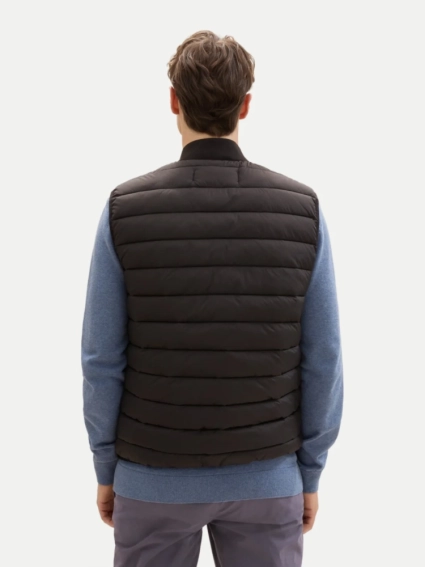 Безрукавка LIGHT WEIGHT VEST 1042139-29999 Tom Tailor L Черный 1042139-29999 фото 3 — интернет-магазин Tapok