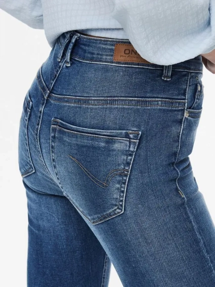 Джинсы ONLPAOLA LIFE HW FLARED AZG0007 NOOS 15219219-Medium Blue Denim ONLY L/32 Синий 15219219-Medium Blue Deni фото 4 — интернет-магазин Tapok