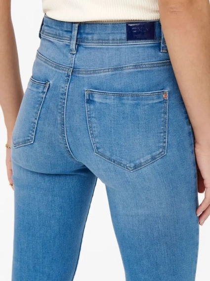 Джинсы ONLWAUW HW SK FLARE BJ759 NOOS 15228781-Light Medium Blue Denim ONLY L/32 Голубой 15228781-Light Medium Blu фото 4 — интернет-магазин Tapok