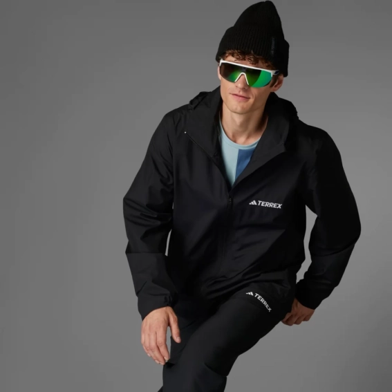 Куртка MT ESS 2L R JKT JM8692 Adidas L Чорний JM8692 фото 1 — інтернет-магазин Tapok