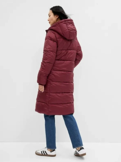 Пальто MAXI LOGO PUFFER SHINE COAT 724312-00 GAP L Бордовый 724312-00 фото 2 — интернет-магазин Tapok