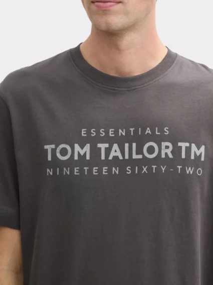 Футболка MEN'S T-SHIRT 1045631-10899 Tom Tailor L Темно-сірий 1045631-10899 фото 2 — інтернет-магазин Tapok