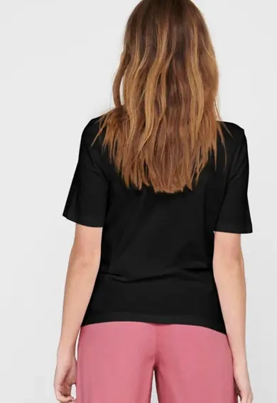 Футболка ONLCHLOE LIFE BOXY S/S BOX TOP JRS 15226026 Black ONLY XS Черный 15226026Black фото 2 — интернет-магазин Tapok
