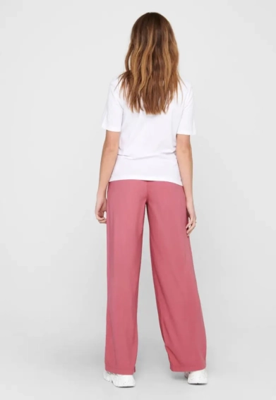 Футболка ONLCHLOE LIFE BOXY S/S BOX TOP JRS 15226026 Bright White ONLY S Белый 15226026BrightWhite фото 2 — интернет-магазин Tapok