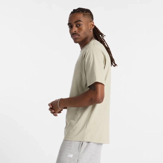 Футболка Sport Essentials Cotton MT41509OVN New Balance L Бежевий MT41509OVN фото 2 — інтернет-магазин Tapok
