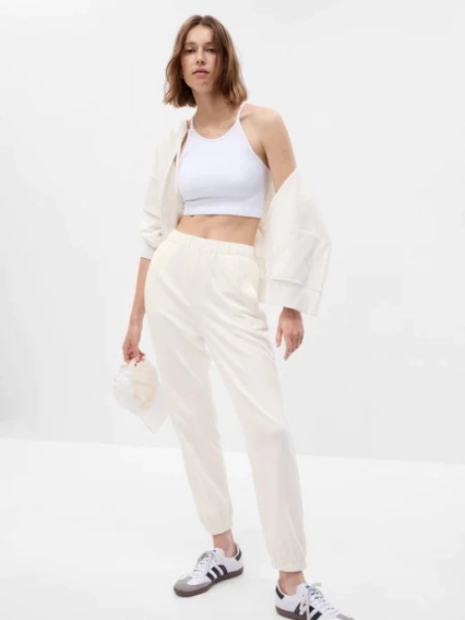 Штани спортивні LOGO JOGGER SWEATPANTS 729736-05 GAP L Білий 729736-05 фото 1 — інтернет-магазин Tapok