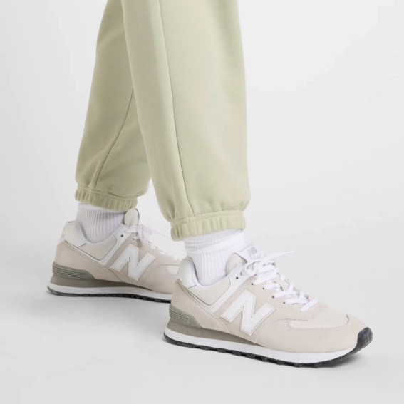 Брюки спортивные Sport Essentials FT WP41500OVN New Balance L Бежевый WP41500OVN фото 6 — интернет-магазин Tapok