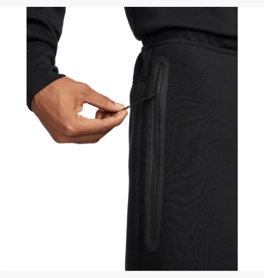 Мужские шорты Nike Sportswear Tech Fleece Black FB8171-010 фото 4 — интернет-магазин Tapok