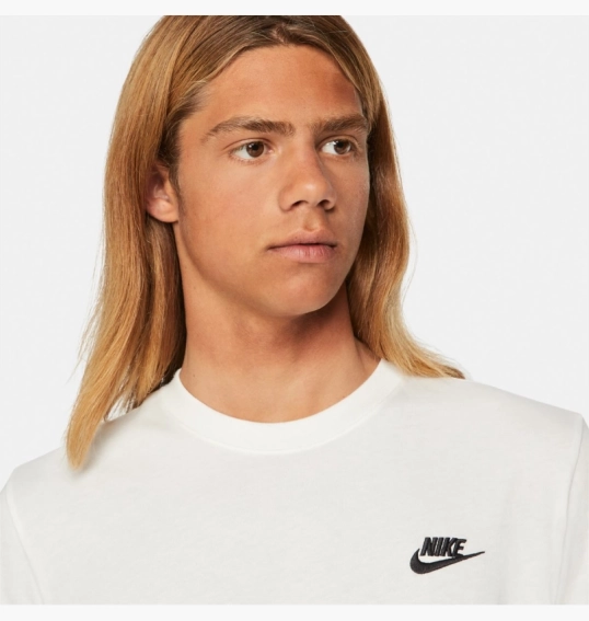Футболка чоловіча Nike M Nsw Club Tee White AR4997-133 фото 3 — інтернет-магазин Tapok