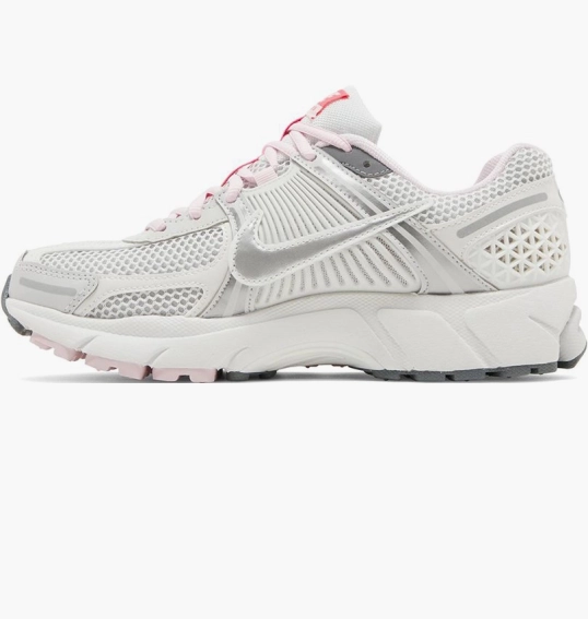 Кроссовки женские Nike Air Zoom Vomero 5 White FN3695-001 фото 1 — интернет-магазин Tapok