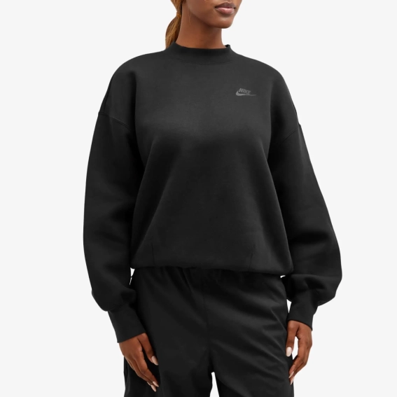 Кофта женские Nike Tech Fleece Oversized Crew Sweat Black (FV8041-010) фото 2 — интернет-магазин Tapok