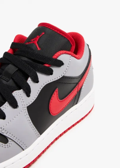Кросівки чоловічі Jordan 1 'Cement Grey' Sneakers (553560-060) фото 2 — інтернет-магазин Tapok