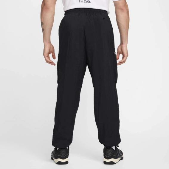 Брюки чоловічі Nike Dna Repel Woven (FN2904-010) фото 2 — інтернет-магазин Tapok