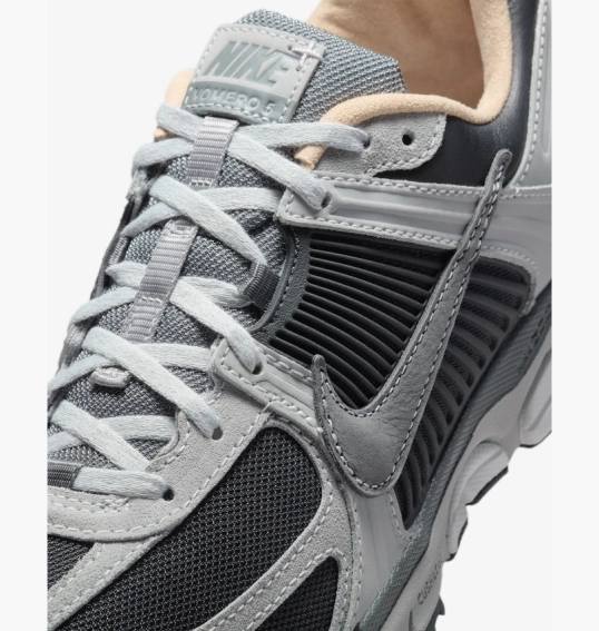 Кроссовки мужские Nike Zoom Vomero 5 Black/White HV5982-001 фото 2 — интернет-магазин Tapok