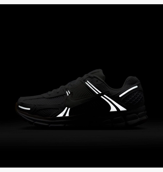 Кросівки жіночі Nike Zoom Vomero 5 White FJ2028-104 фото 3 — інтернет-магазин Tapok