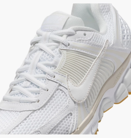 Кросівки жіночі Nike Zoom Vomero 5 White FJ2028-104 фото 9 — інтернет-магазин Tapok