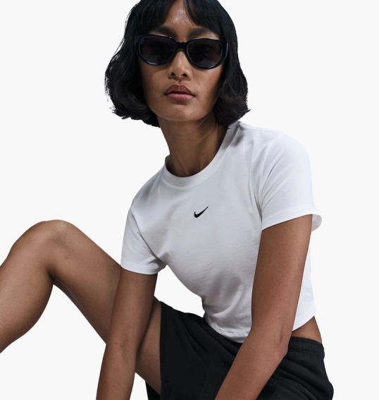 Футболка жіноча Nike Nsw Nk Chll Knt Crp White HF9538-101 фото 1 — інтернет-магазин Tapok