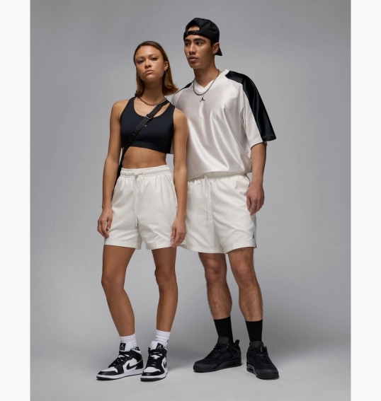 Шорты унисекс Air Jordan Poolside White HF9371-133 фото 3 — интернет-магазин Tapok