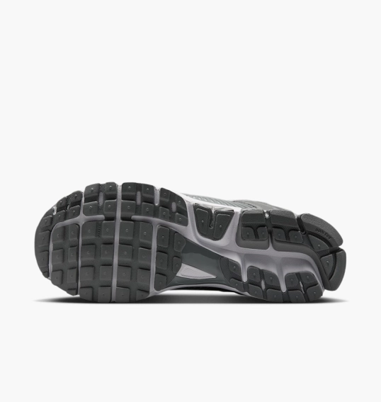 Кросівки чоловічі Nike Zoom Vomero 5 Grey HF1553-003 фото 8 — інтернет-магазин Tapok
