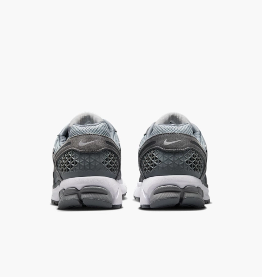 Кросівки чоловічі Nike Zoom Vomero 5 Grey HF1553-003 фото 12 — інтернет-магазин Tapok