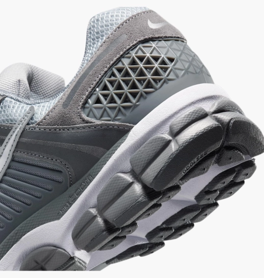 Кросівки чоловічі Nike Zoom Vomero 5 Grey HF1553-003 фото 14 — інтернет-магазин Tapok
