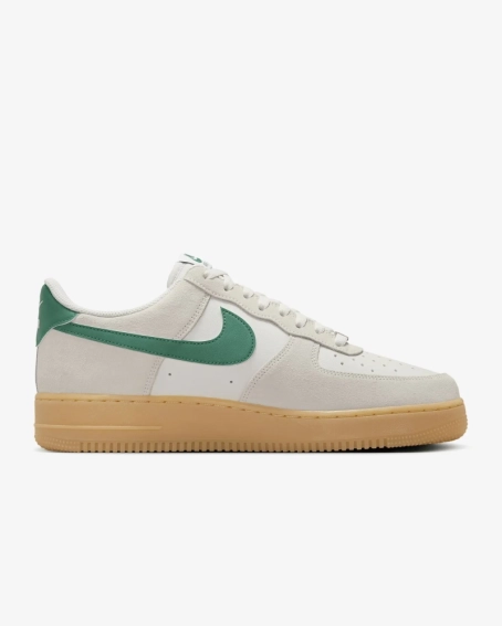 Кросівки NIKE AIR FORCE 1 07 LV8 FQ8714-001 фото 3 — інтернет-магазин Tapok