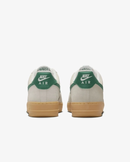 Кросівки NIKE AIR FORCE 1 07 LV8 FQ8714-001 фото 5 — інтернет-магазин Tapok